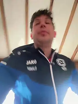 Snapshot of Taxidriver1988 chatting on January 31, 2025, 12:07 pm Taxidriver1988 online show from January 31, 2025, 12:07 pm