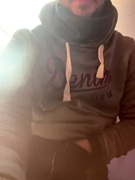 Taxidriver1988 online show from January 6, 2026, 1:26 pm