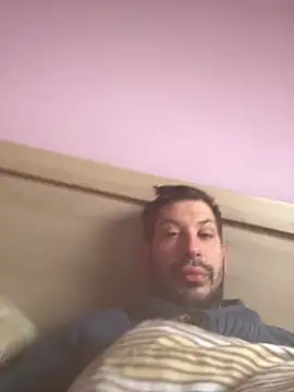 Taxidriver1988 online show from December 18, 2025, 9:25 am