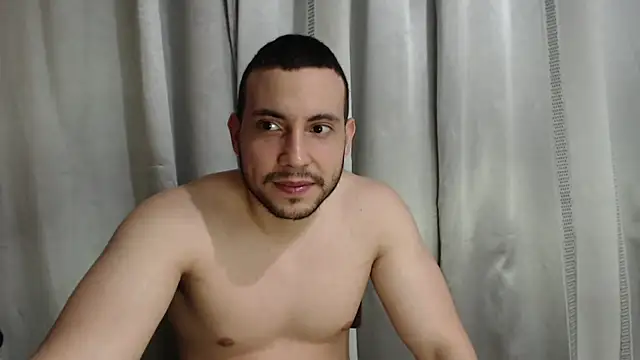 Snapshot of Armando_2002 chatting on May 13, 2026, 5:14 am Armando 2002 online show from May 13, 2026, 5:14 am