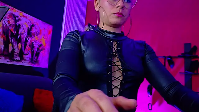 MistressSlut1 online show from September 26, 2025, 2:35 pm