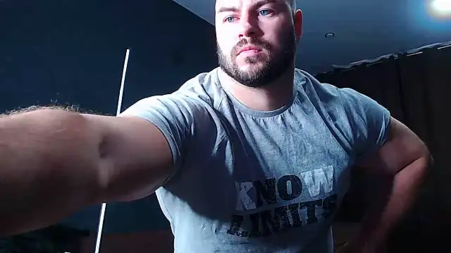 Snapshot of muscularjohnforuX chatting on November 25, 2025, 7:52 am muscularjohnforuX online show from November 25, 2025, 7:52 am