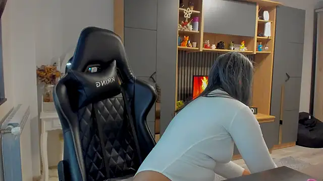 Claire95  online show from February 26, 2026, 6:57 am