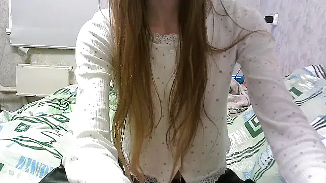 Snapshot of KittyBounty chatting on December 14, 2025, 10:26 pm KittyBounty online show from December 14, 2025, 10:26 pm