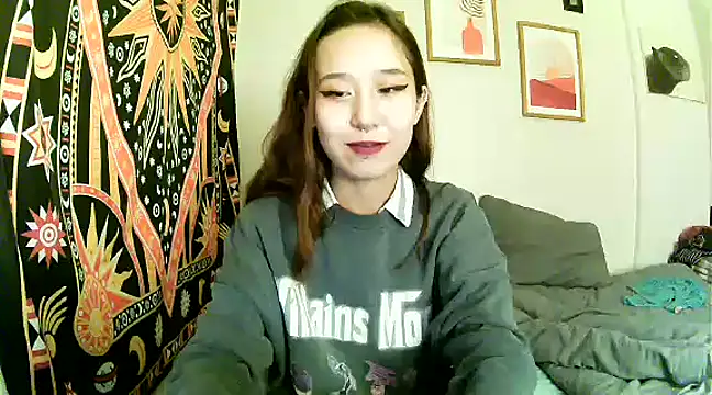 hazelseason online show from December 20, 2024, 5:57 am