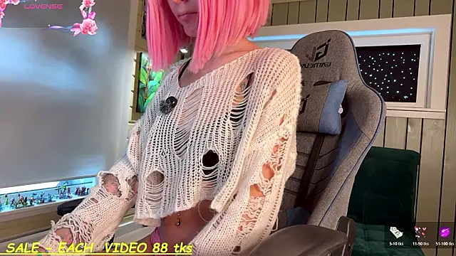 Snapshot of SandyChris chatting on February 16, 2026, 6:56 am SandyChris online show from February 16, 2026, 6:56 am