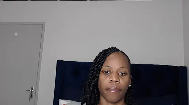 QUEENMANDYY online show from March 17, 2025, 2:30 am