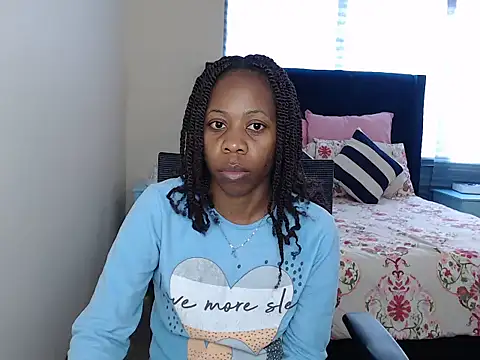 Snapshot of QUEENMANDYY chatting on May 21, 2026, 6:33 am QUEENMANDYY online show from May 21, 2026, 6:33 am