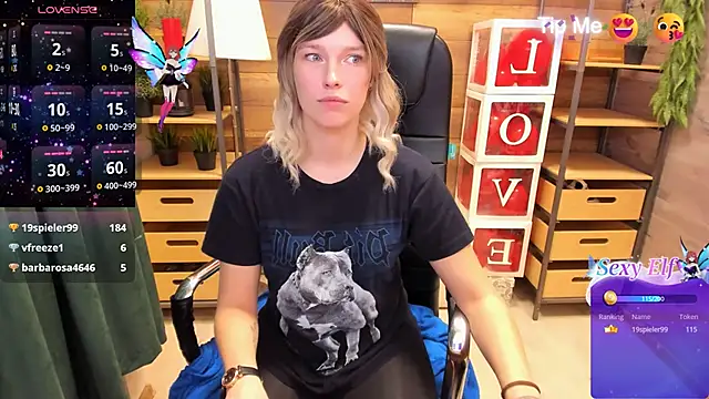 Snapshot of _fiona_Love chatting on February 22, 2025, 11:46 pm  fiona Love online show from February 22, 2025, 11:46 pm