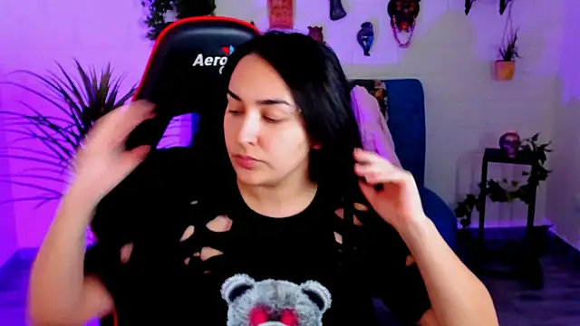 CeceliaJohnson online show from November 6, 2025, 8:18 am