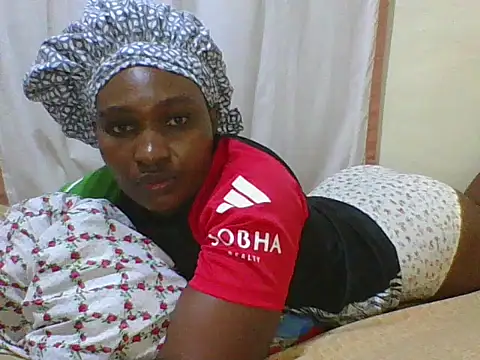 Snapshot of cute_lavenda chatting on October 17, 2025, 12:25 am cute lavenda online show from October 17, 2025, 12:25 am