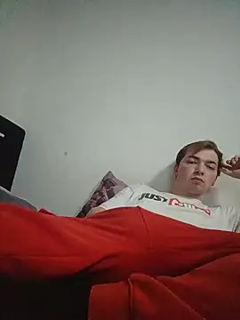 Snapshot of BigJuicy18cm chatting on December 15, 2025, 10:48 pm BigJuicy18cm online show from December 15, 2025, 10:48 pm