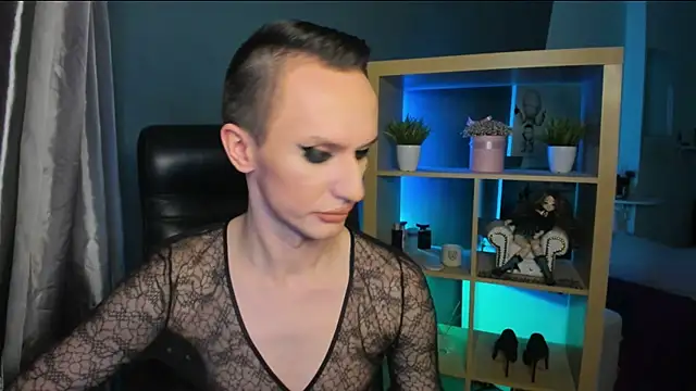 Snapshot of Cristal_Connors chatting on December 23, 2024, 5:54 pm Cristal Connors online show from December 23, 2024, 5:54 pm