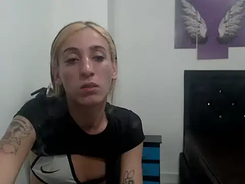 Snapshot of andreahhill chatting on April 26, 2026, 2:36 pm andreahhill online show from April 26, 2026, 2:36 pm