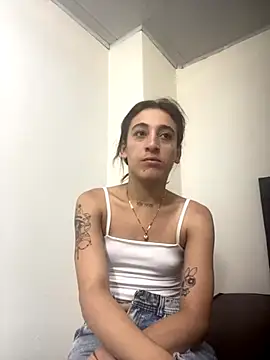 Snapshot of andreahhill chatting on October 29, 2025, 7:46 pm andreahhill online show from October 29, 2025, 7:46 pm