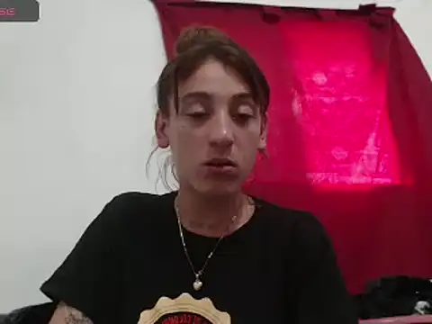 Snapshot of andreahhill chatting on October 7, 2025, 5:14 pm andreahhill online show from October 7, 2025, 5:14 pm