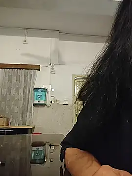 Snapshot of Susannemilf chatting on April 17, 2026, 2:36 am Susannemilf online show from April 17, 2026, 2:36 am