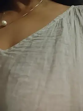 Snapshot of Susannemilf chatting on May 7, 2026, 3:11 am Susannemilf online show from May 7, 2026, 3:11 am