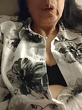 Susannemilf online show from December 3, 2025, 2:34 am