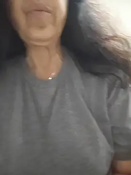 Susannemilf online show from November 17, 2025, 2:21 pm