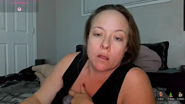 Snapshot of julimonroe chatting on December 2, 2025, 3:07 am julimonroe online show from December 2, 2025, 3:07 am