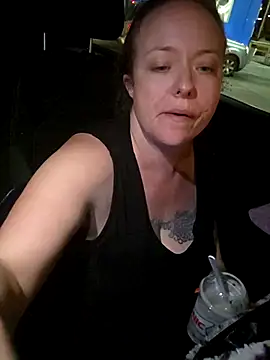 Snapshot of julimonroe chatting on October 26, 2025, 2:23 am julimonroe online show from October 26, 2025, 2:23 am