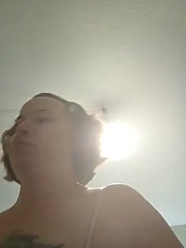 julimonroe online show from May 27, 2026, 3:47 am