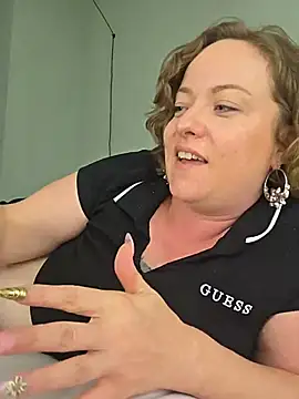 julimonroe online show from May 15, 2026, 11:36 pm