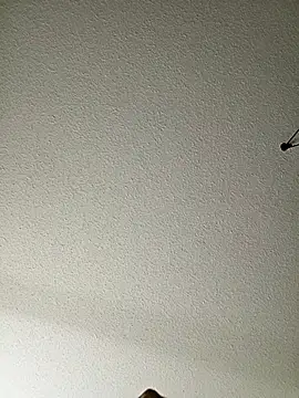 Snapshot of julimonroe chatting on April 12, 2026, 11:35 am julimonroe online show from April 12, 2026, 11:35 am