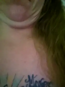 Snapshot of julimonroe chatting on April 8, 2026, 11:12 am julimonroe online show from April 8, 2026, 11:12 am