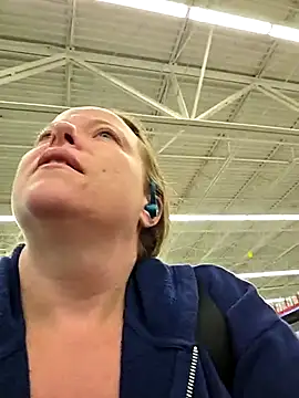 Snapshot of julimonroe chatting on November 13, 2025, 4:38 am julimonroe online show from November 13, 2025, 4:38 am