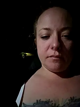 Snapshot of julimonroe chatting on March 29, 2026, 7:32 am julimonroe online show from March 29, 2026, 7:32 am