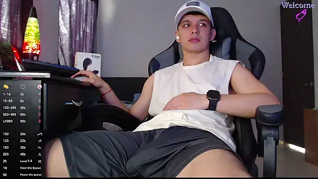 Snapshot of Angel-Twink chatting on January 11, 2026, 5:31 pm Angel-Twink online show from January 11, 2026, 5:31 pm
