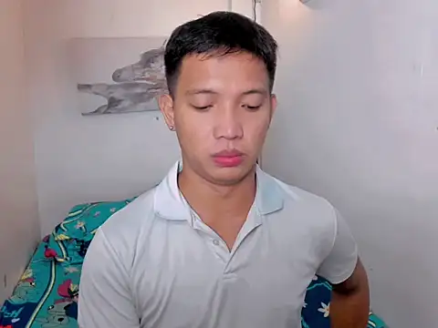 Snapshot of xSebastian19 chatting on September 17, 2025, 4:53 pm xSebastian19 online show from September 17, 2025, 4:53 pm