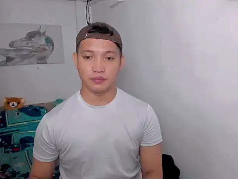 Snapshot of xSebastian19 chatting on May 1, 2026, 9:14 am xSebastian19 online show from May 1, 2026, 9:14 am