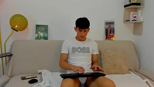 logan thomas online show from October 28, 2025, 2:05 pm