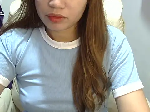 Snapshot of ___zurIII09_ chatting on April 13, 2026, 2:43 pm zurIII09 online show from April 13, 2026, 2:43 pm