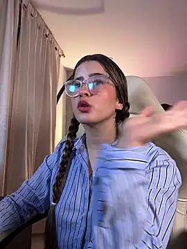 Snapshot of Stormiie777 chatting on February 3, 2026, 1:38 am Stormiie777 online show from February 3, 2026, 1:38 am