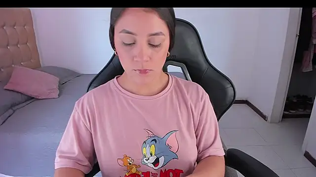 EmmaGrace1999 online show from December 6, 2024, 4:12 pm