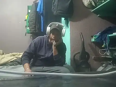 Snapshot of Noctucrasy247 chatting on December 4, 2025, 9:30 am Noctucrasy247 online show from December 4, 2025, 9:30 am