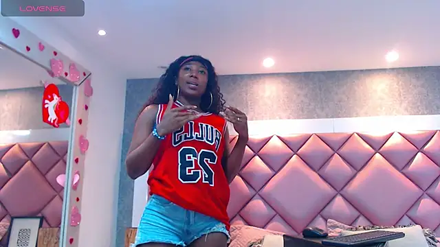 DanielaDuff online show from October 16, 2025, 8:06 pm