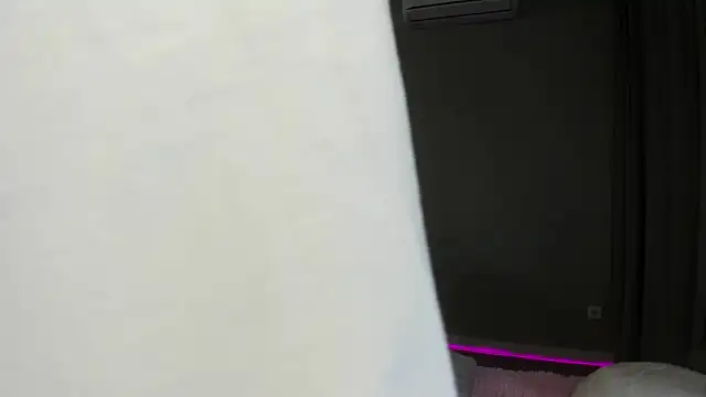 JenniferQueen11 online show from September 19, 2025, 4:22 pm