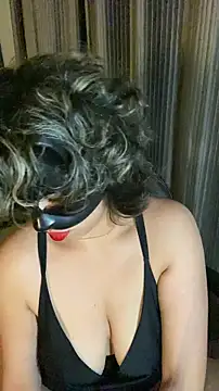 Snapshot of nenalayla chatting on December 17, 2025, 6:13 pm nenalayla online show from December 17, 2025, 6:13 pm