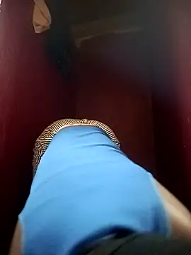 Snapshot of Petite_li chatting on February 28, 2026, 5:40 am Petite li online show from February 28, 2026, 5:40 am