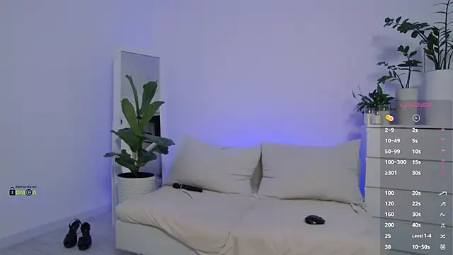 Snapshot of Fallinlove1 chatting on September 13, 2025, 6:52 pm Fallinlove1 online show from September 13, 2025, 6:52 pm