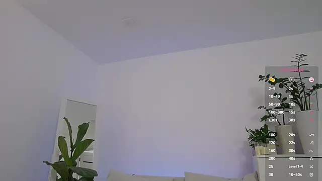 Snapshot of Fallinlove1 chatting on October 5, 2025, 10:28 am Fallinlove1 online show from October 5, 2025, 10:28 am