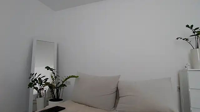 Snapshot of Fallinlove1 chatting on March 22, 2026, 9:22 am Fallinlove1 online show from March 22, 2026, 9:22 am