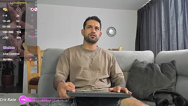 Snapshot of Davevilboy chatting on October 12, 2025, 3:46 pm Davevilboy online show from October 12, 2025, 3:46 pm