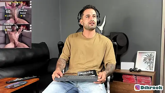 Snapshot of Davevilboy chatting on March 7, 2025, 12:01 pm Davevilboy online show from March 7, 2025, 12:01 pm
