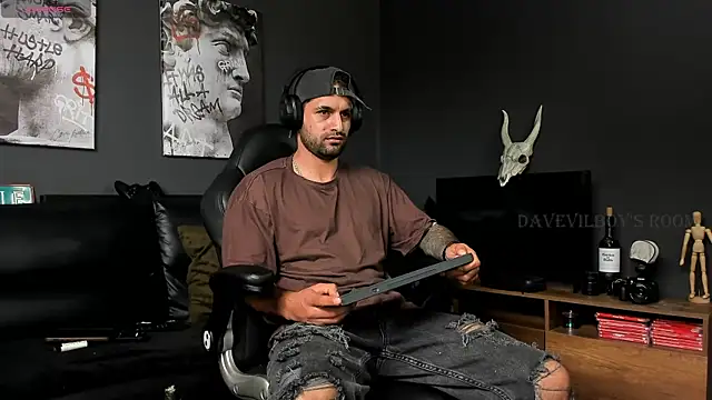 Snapshot of Davevilboy chatting on December 4, 2024, 4:21 pm Davevilboy online show from December 4, 2024, 4:21 pm